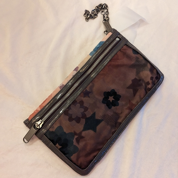 New! LeSportsac x Stella McCartney Patterned Silver Chain Clutch Wallet NWOT - Picture 2 of 8